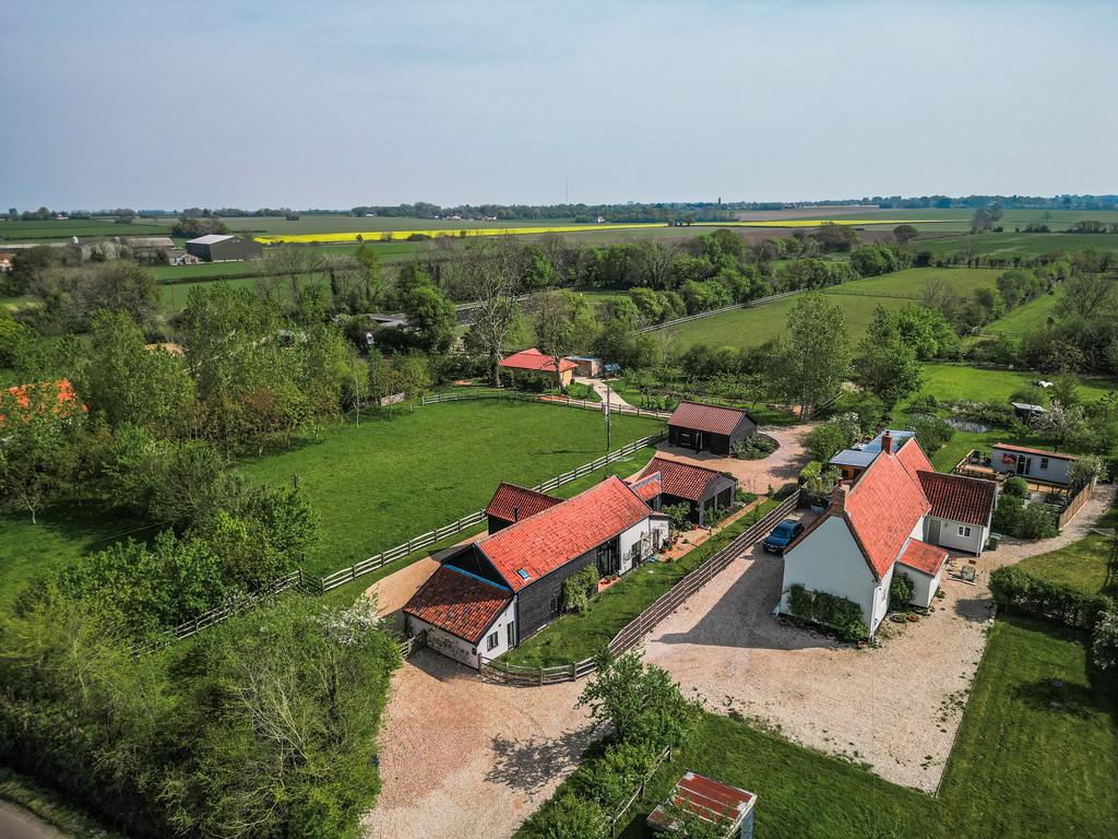 Carleton Rode 4 bed barn conversion for sale £925,000
