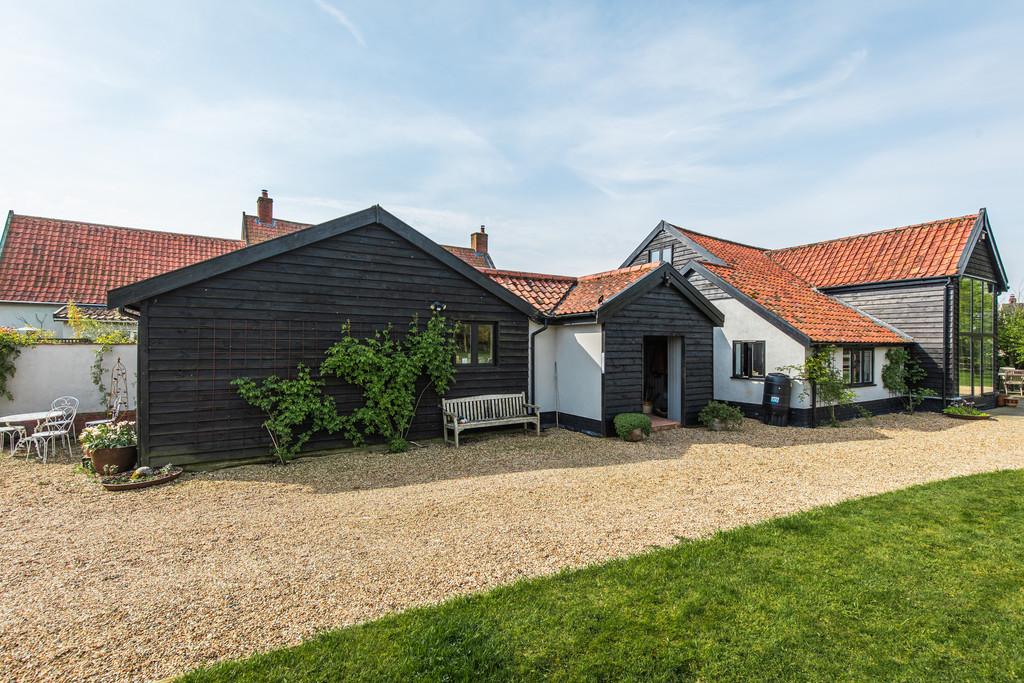 Carleton Rode 4 bed barn conversion for sale £925,000