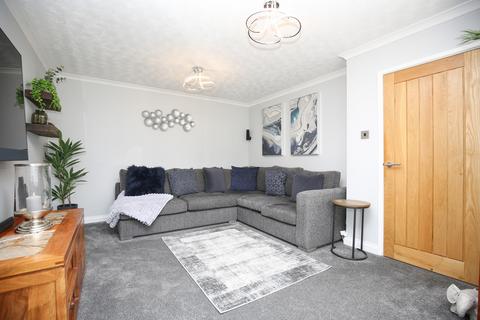 8 The Willows, Atherstone, CV9 3DH