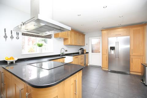 8 The Willows, Atherstone, CV9 3DH