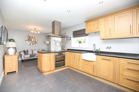 8 The Willows, Atherstone, CV9 3DH