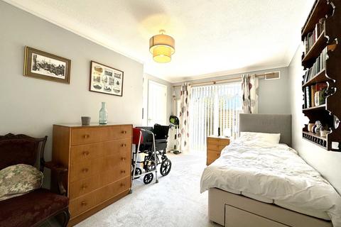 1 bedroom ground floor flat for sale, Princes Avenue, Southminster