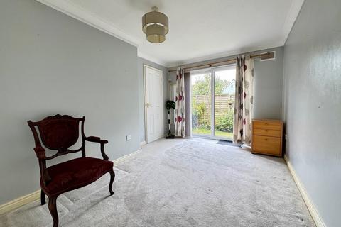 1 bedroom ground floor flat for sale, Princes Avenue, Southminster