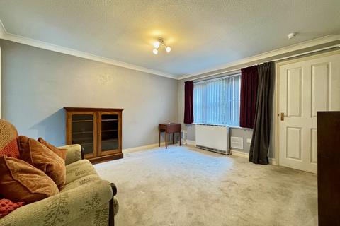 1 bedroom ground floor flat for sale, Princes Avenue, Southminster