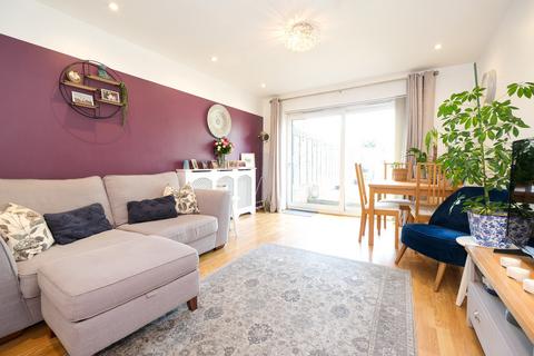 2 Harvel Close, Orpington, BR5 2QQ