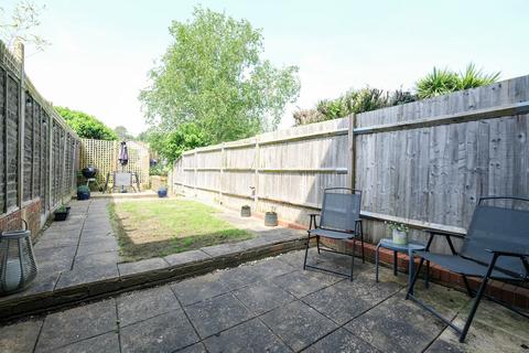 2 Harvel Close, Orpington, BR5 2QQ