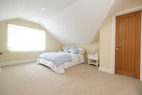 4 bedroom semi-detached house for sale, Kynaston Road, Orpington
