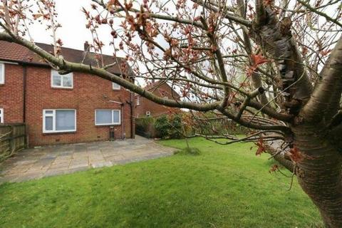 3 bedroom end of terrace house to rent, Spruce Road, Wigan WN6
