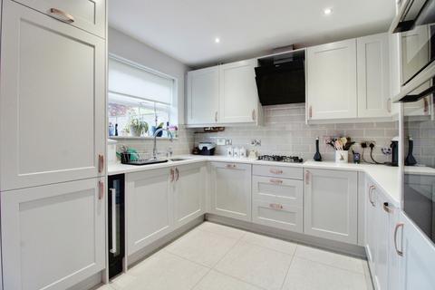 4 bedroom townhouse for sale, Hebden Close, Swindon