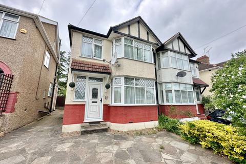 3 bedroom semi-detached house to rent, Colindale , London NW9