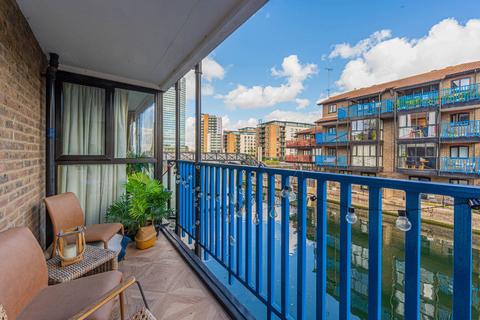 32 Lancaster Drive, London, E14 9PT