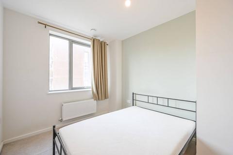 2 bedroom flat to rent, PIONEER COURT, Canning Town, London, E16