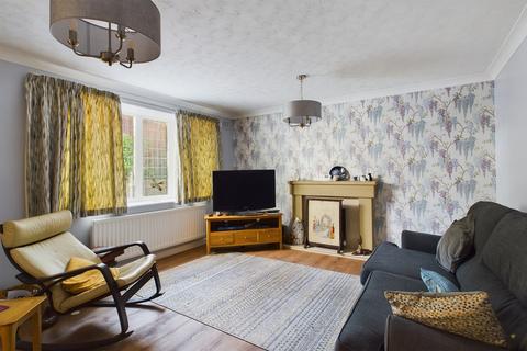 4 bedroom detached house for sale, Greenvale Close, Burton-on-Trent