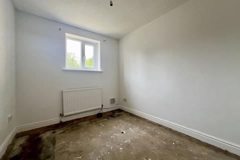 2 bedroom ground floor flat for sale, Fairmead Court , Cardiff