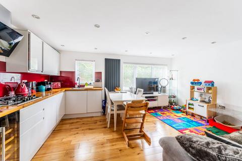 2 bedroom flat for sale, Kensington Avenue, Thornton Heath, CR7