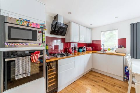 Flat 2, 24 Kensington Avenue, Thornton Heath, CR7 8BY