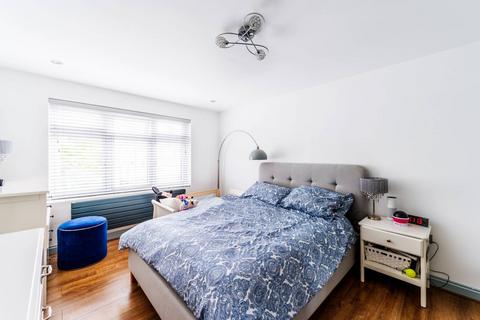 Flat 2, 24 Kensington Avenue, Thornton Heath, CR7 8BY