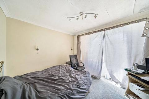 2 bedroom flat for sale, Dryden Road, Harrow Weald, Harrow, HA3