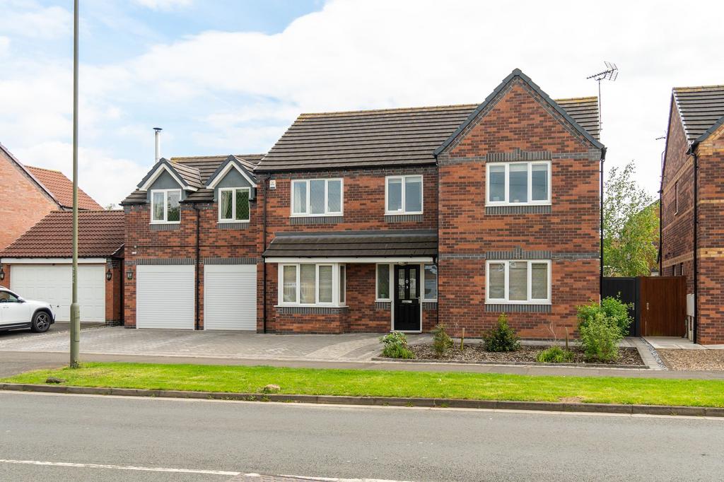 Pennyfields Boulevard, Long Eaton, NG10 5 bed detached house for sale