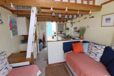 1 bedroom property for sale, Mudeford Sand Spit. Hut 260