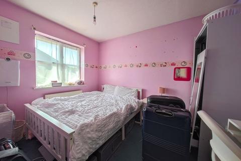 59 Grasshaven Way, London, SE28 8TJ