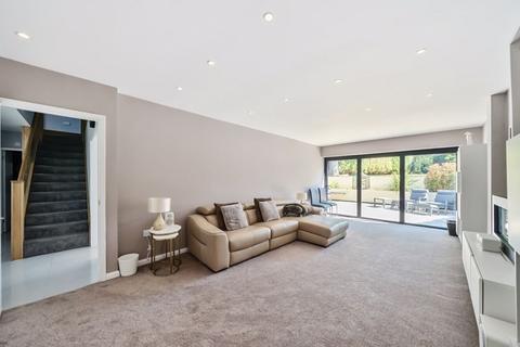 32a Selcroft Road, Purley, CR8 1AD