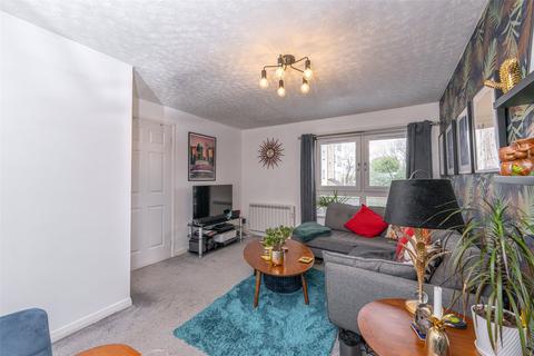 1 bedroom flat for sale, 5 South Mellis Park, Edinburgh, EH8