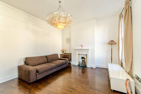 2 bedroom flat to rent, Woodside, Wimbledon, London, SW19