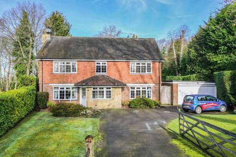 4 bedroom detached house for sale, Rural Lane Location In Etchingham