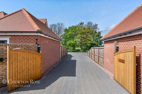 5 bedroom detached house for sale, Colchester Road, St Osyth