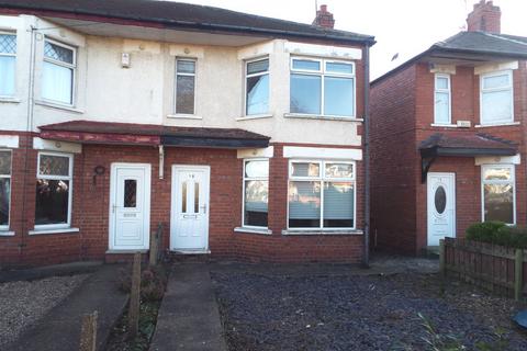 3 bedroom end of terrace house to rent, 18 County Road South