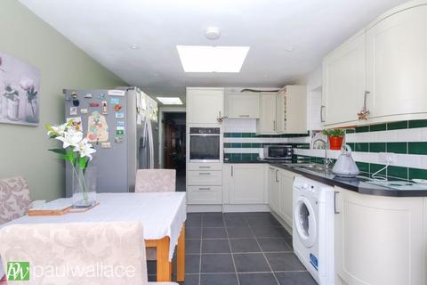 2 bedroom end of terrace house for sale, North Road, Hoddesdon