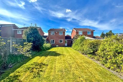 3 bedroom detached house for sale, Rollesby Drive, Willenhall