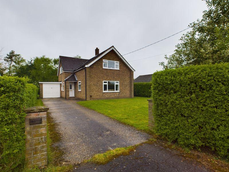 Tamworth, New End, Hemingby 3 bed detached house for sale £290,000