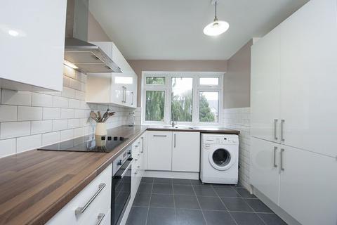 2 bedroom apartment to rent, Ashley Road, Walton-On-Thames