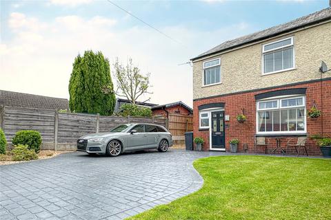 4 bedroom semi-detached house for sale, Richmond Avenue, Chadderton, Oldham, Greater Manchester, OL9