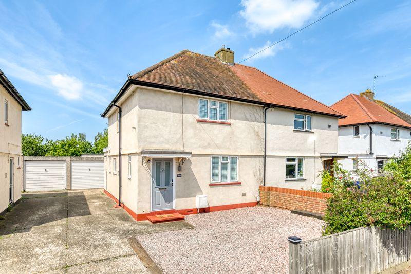 Molesey Road, Hersham 3 bed semidetached house for sale £575,000