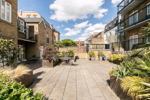2 bedroom apartment for sale, Hampton Court Mews, East Molesey