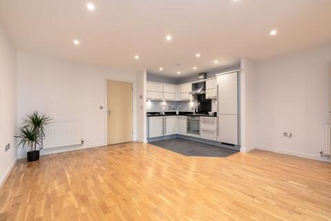 2 bedroom apartment for sale, Hampton Court Mews, East Molesey