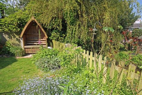 6 Mill Court, Fordingbridge, SP6 1JQ