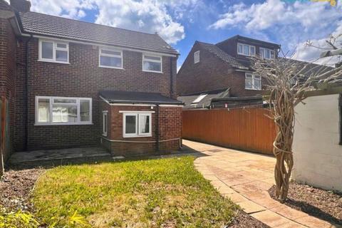 2 bedroom semi-detached house for sale, London Road, Reading