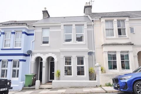 3 bedroom terraced house for sale, Oxford Avenue, Plymouth. A 3 Bedroom Mid Terrace Family Home in Peverell.