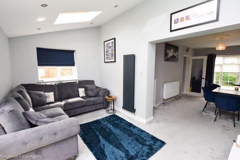 3 bedroom end of terrace house for sale, Carrfield Avenue, Timperley, WA15 7DP