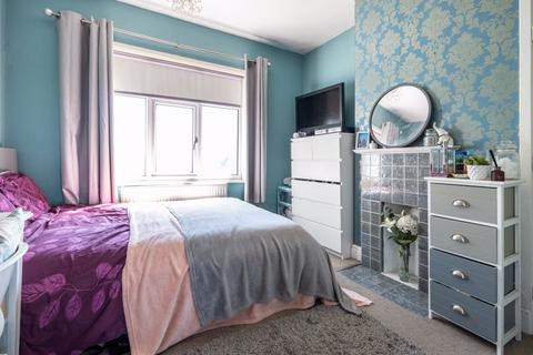 3 bedroom semi-detached house for sale, Buckingham Road, Bletchley, Milton Keynes