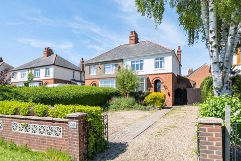 3 bedroom semi-detached house for sale, Buckingham Road, Bletchley, Milton Keynes