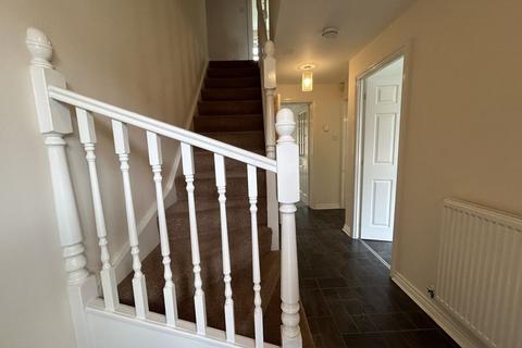 4 bedroom detached house to rent, Rockingham Drive, Stoke-On-Trent