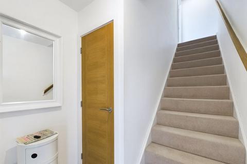 2 bedroom flat for sale, Brinkworth Road, Combe Down, Bath