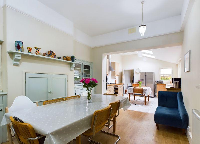 Kitchen dining area