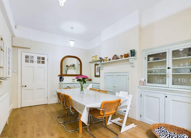 Kitchen dining area