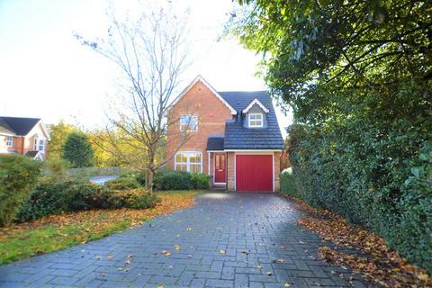 3 bedroom detached house to rent, Peninsular Close